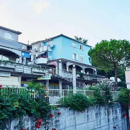 Apartment Modern In The Center Of Ankaran